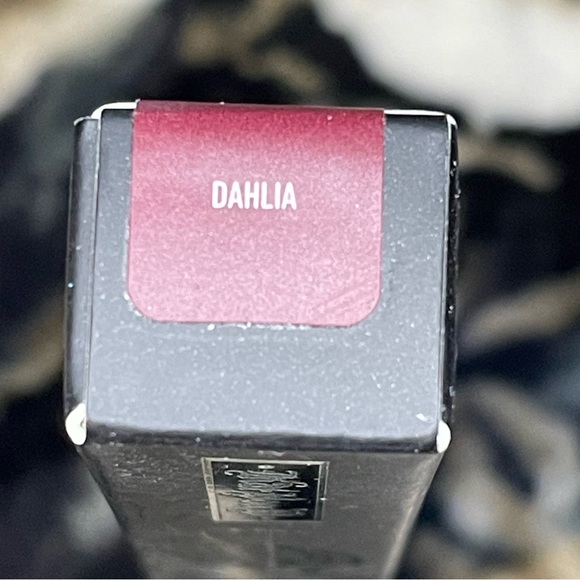 Kat Von D Dahlia XO Vinyl Lip Cream - Picture 4 of 5